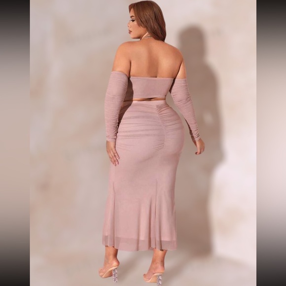 PINK OFF SHOULDER RUCHED CROP TOP & SKIRT MATCHING SET - Picture 2 of 9